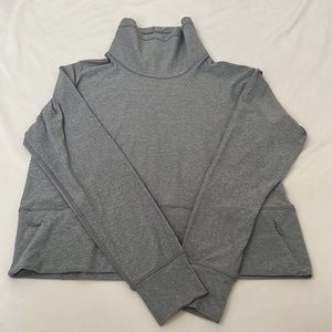 Lululemon ready to rule pullover